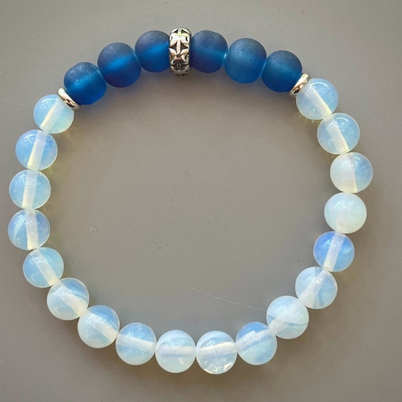 Dark Blue Sea Glass and White Opalite Handcrafted Beaded Bracelet - Picture 4 of 4